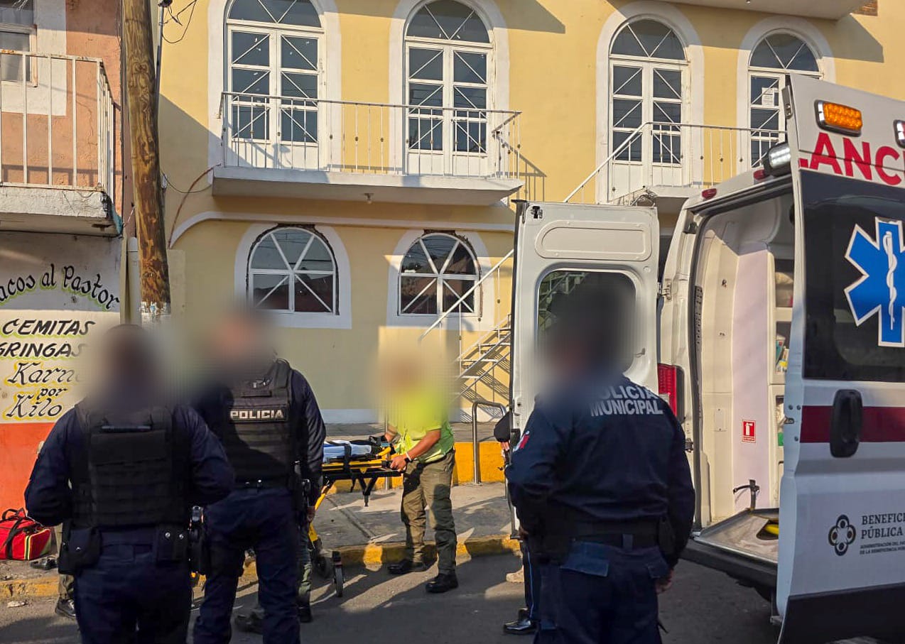 Atiende Seguridad Pública de Chiautempan y paramédicos accidente de motociclista en Santa Cruz Guadalupe